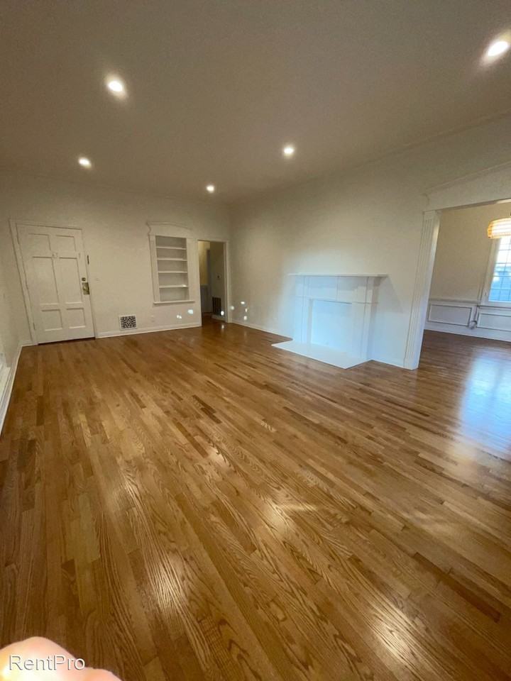 220 S Martel Ave - Photo 3 of 21