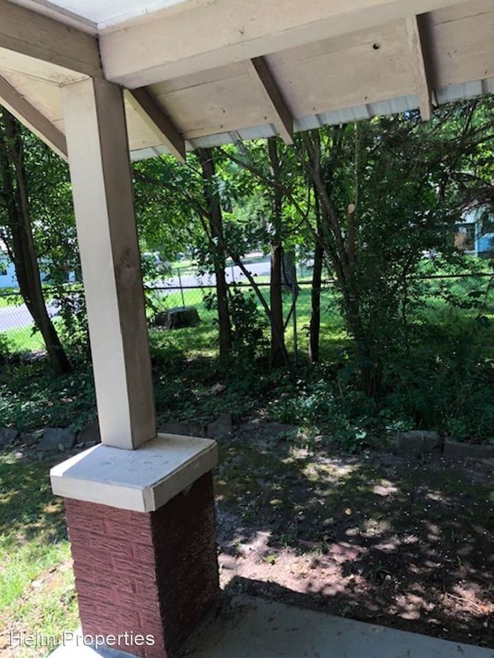 403 E Bean St - Photo 3 of 25