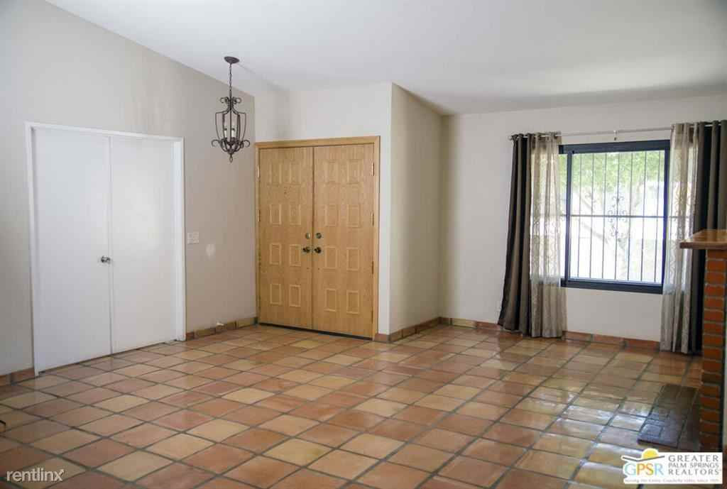 2322 N Deborah Rd - Photo 3 of 10