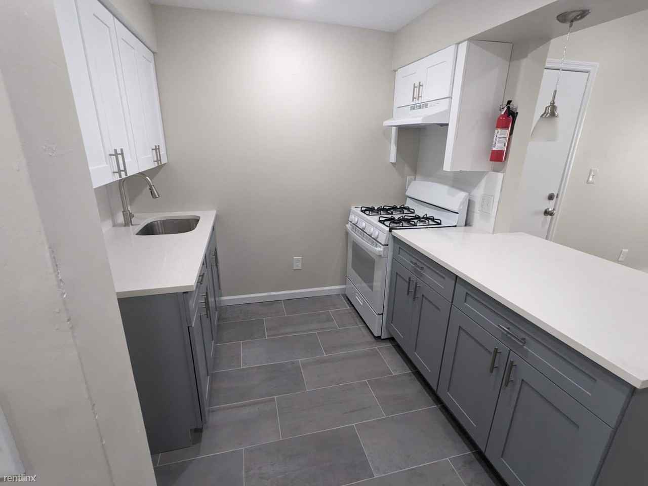 159 Fort Lee Rd - Photo 3 of 8