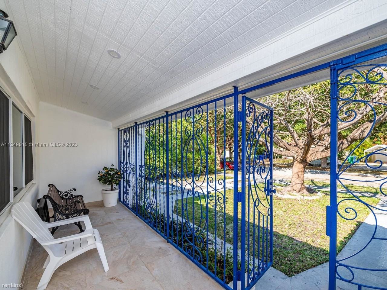 330 Sw 27th Rd - Photo 2 of 18