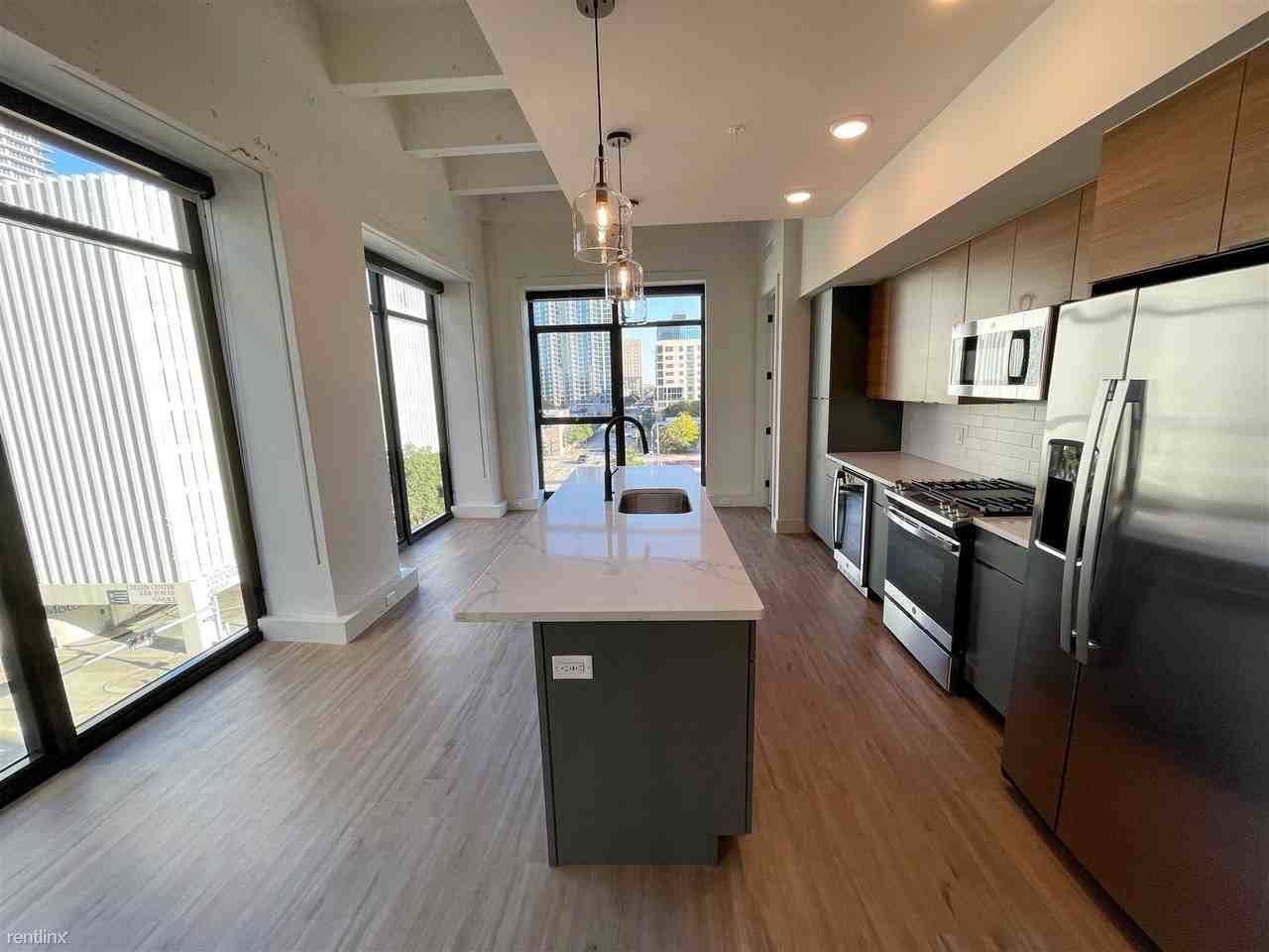1600 Smith St - Photo 2 of 11