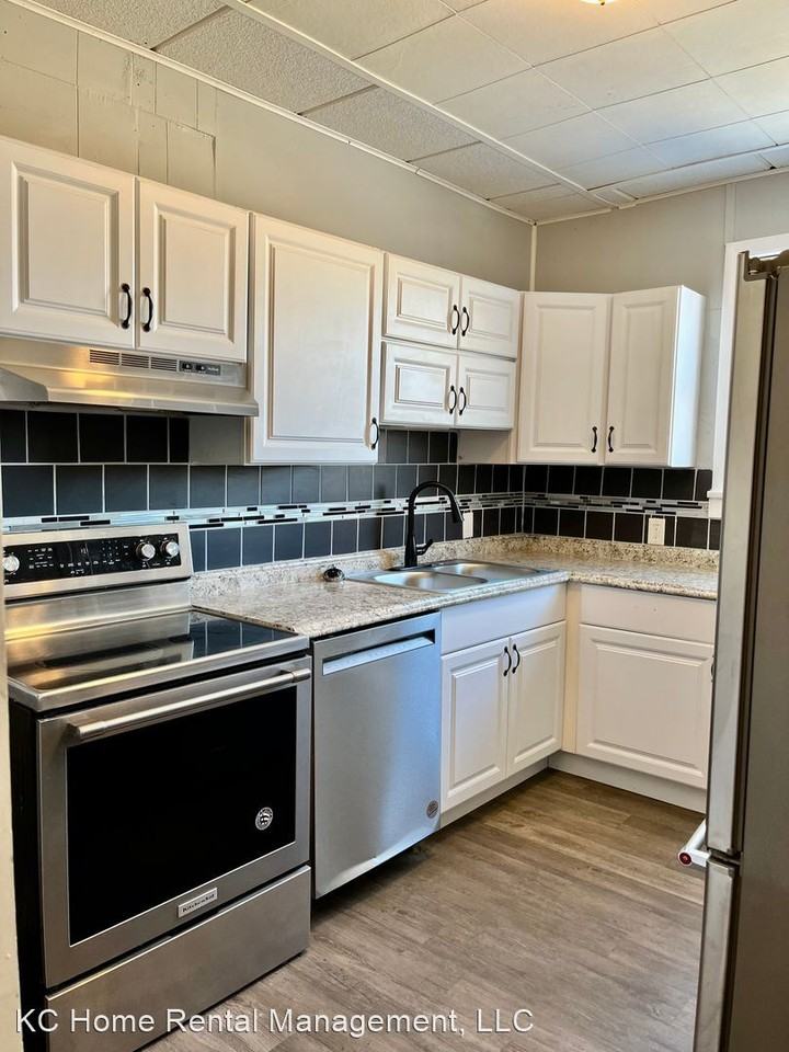 1400 S Hedges Ave - Photo 3 of 31