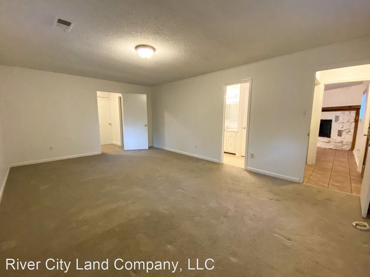 3151 N Lafayette Cir - Photo 2 of 21