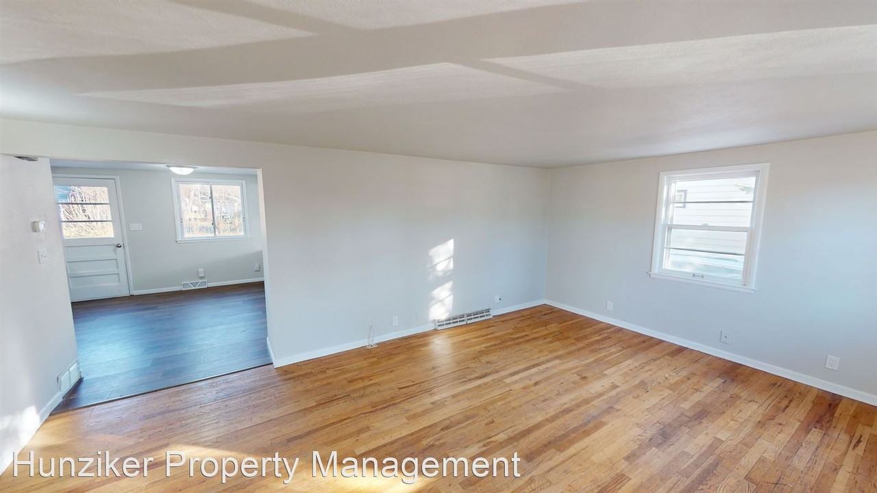 206 S Franklin Ave - Photo 2 of 15