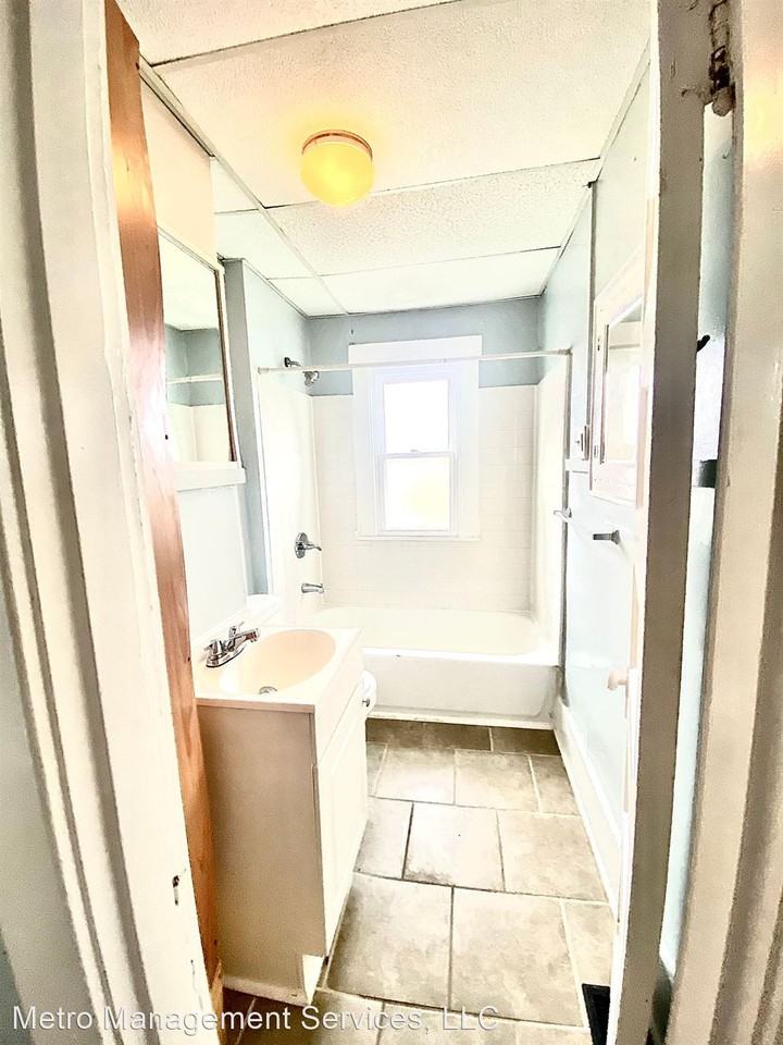 Spring Special on 3rd Street! - Photo 2 of 6