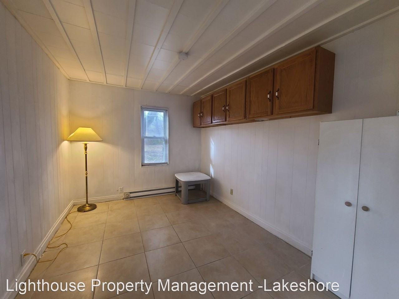 1117 Zoschke Rd - Photo 2 of 8