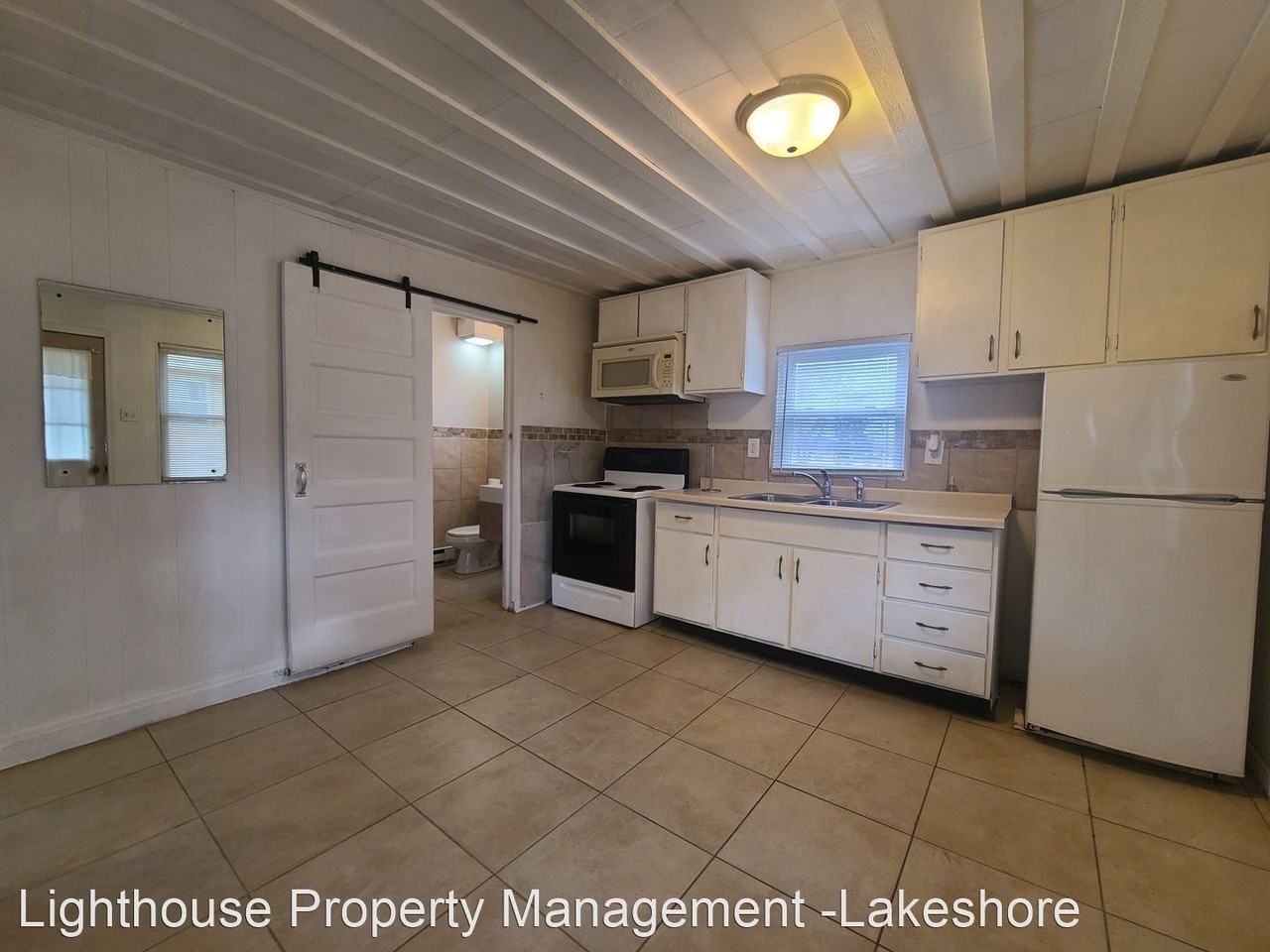 1117 Zoschke Rd - Photo 3 of 8