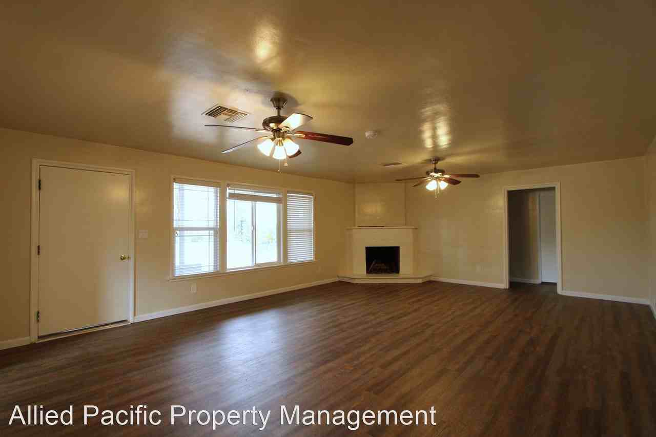 12435 5th St. - Photo 3 of 17