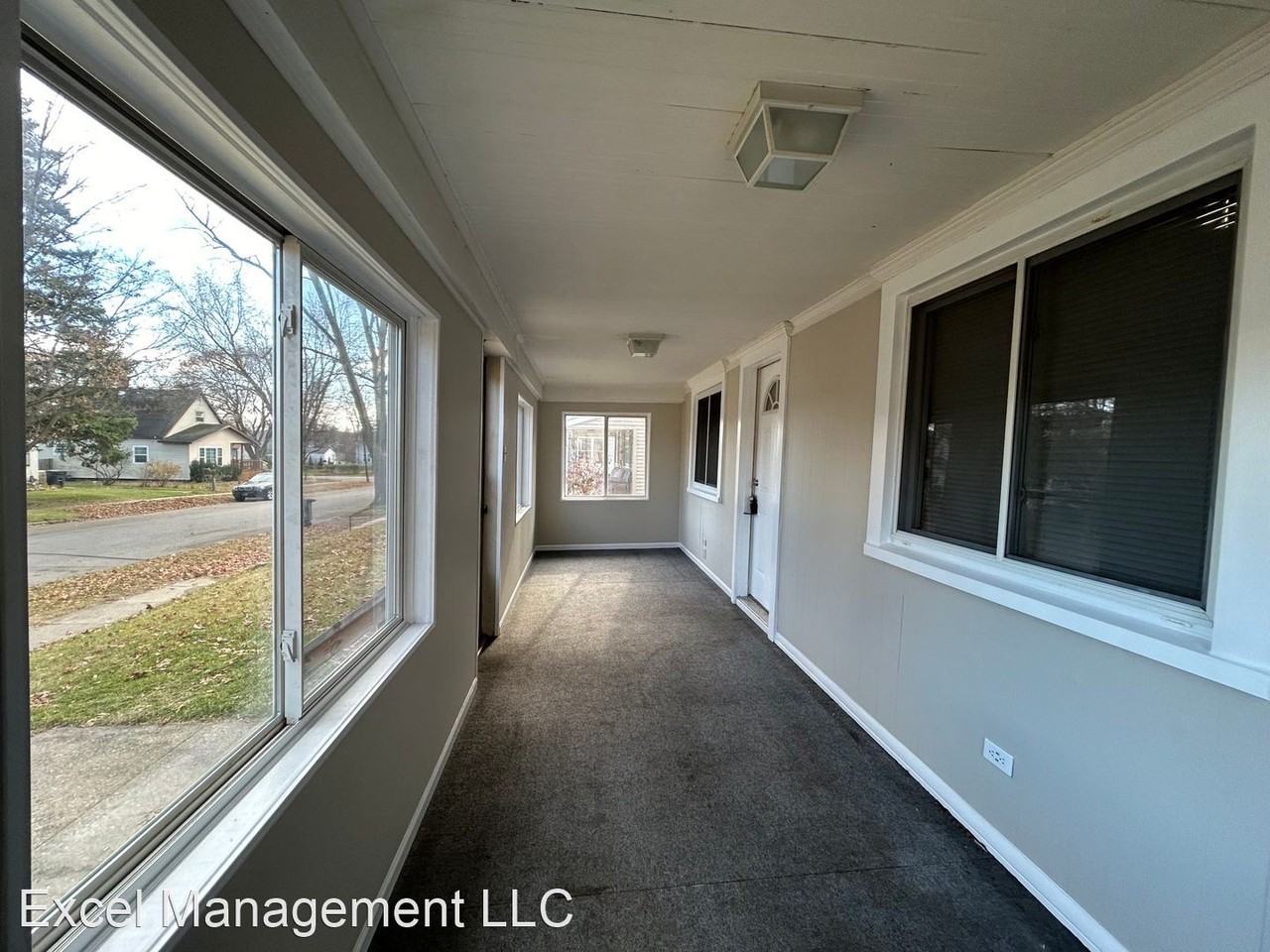 737 S 35th St - Photo 2 of 12