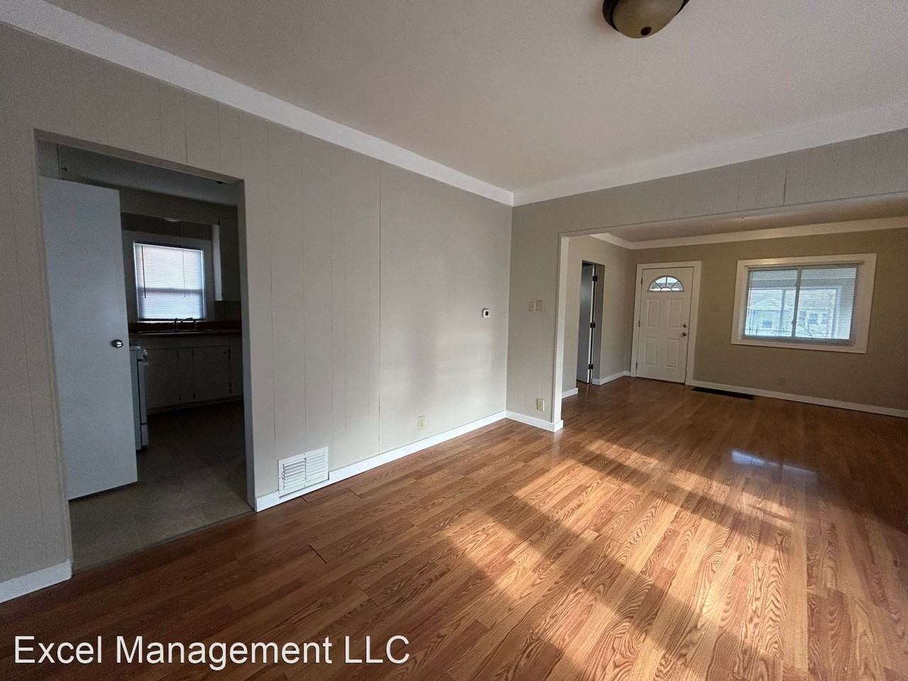 737 S 35th St - Photo 3 of 12