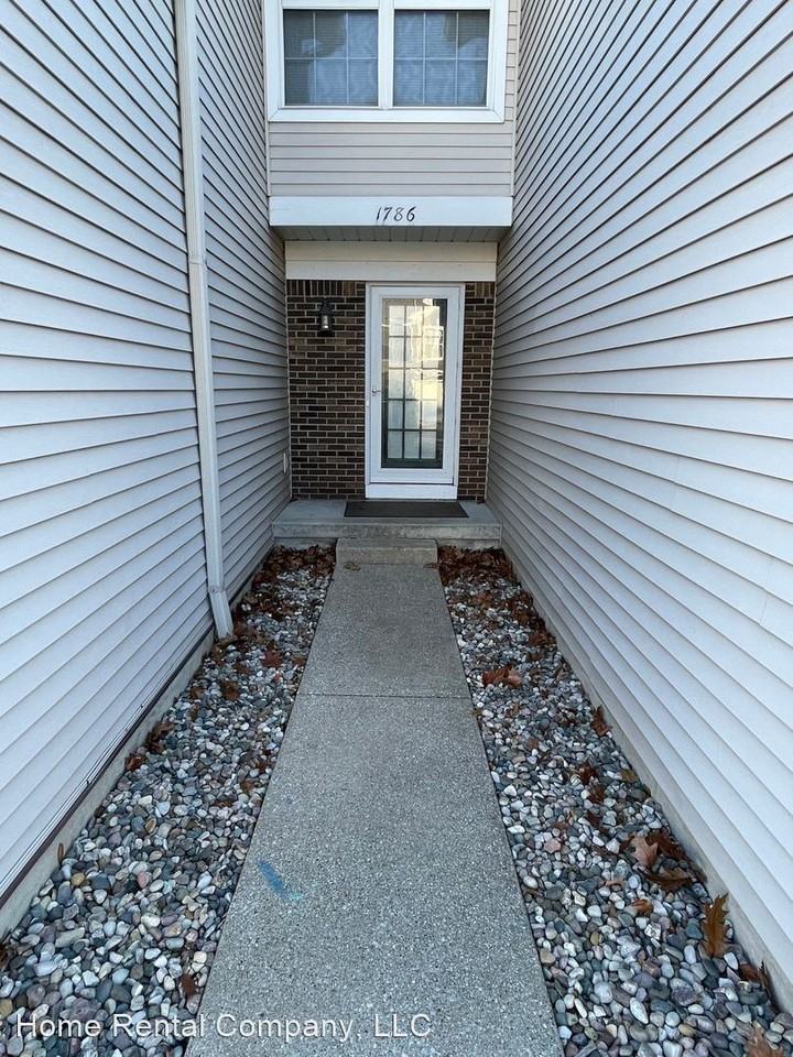 1786 Park Trl Ne - Photo 2 of 21