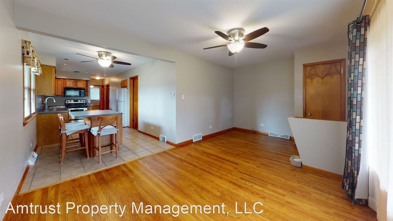 10926 S Neenah Ave - Photo 2 of 11