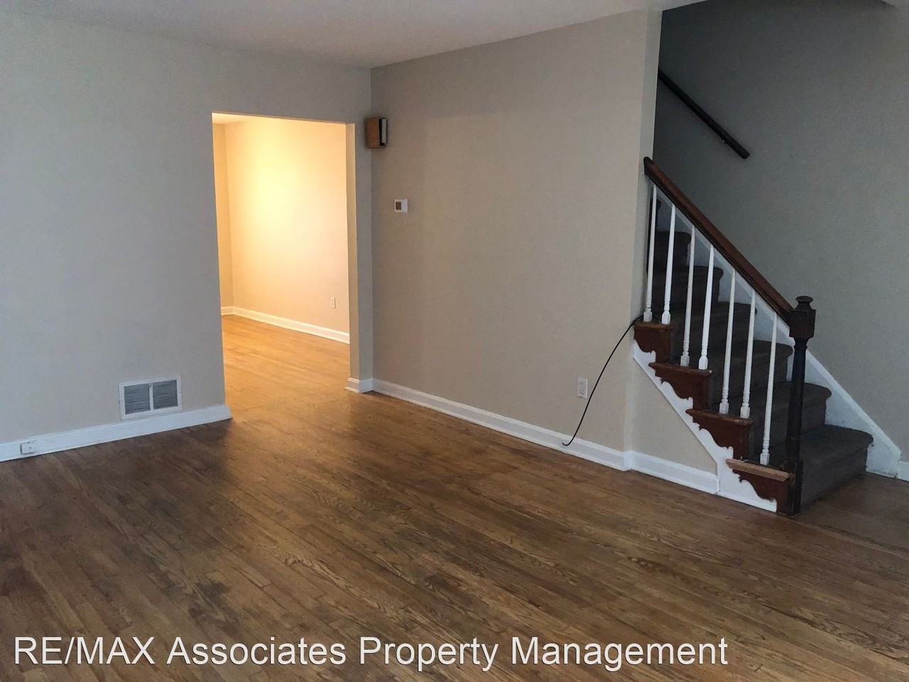 807 E 28th St - Photo 2 of 21