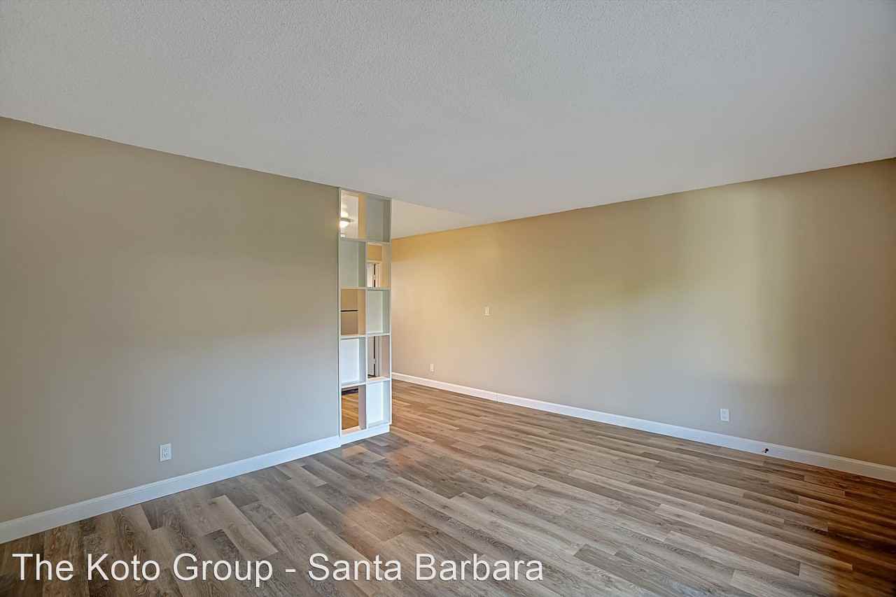 2320 De La Vina Street - Photo 2 of 7