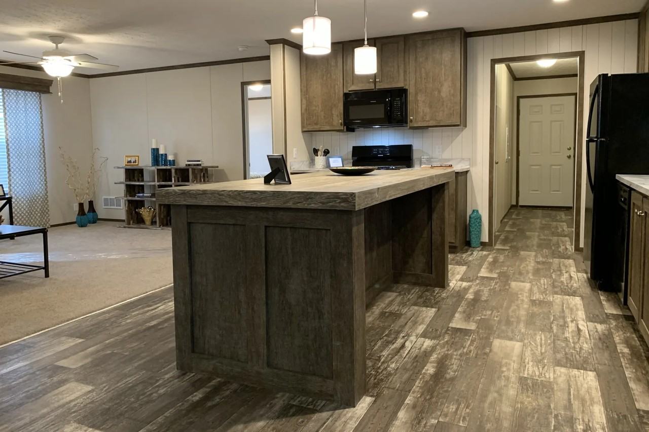 1548 Prairie Dr - Photo 2 of 13