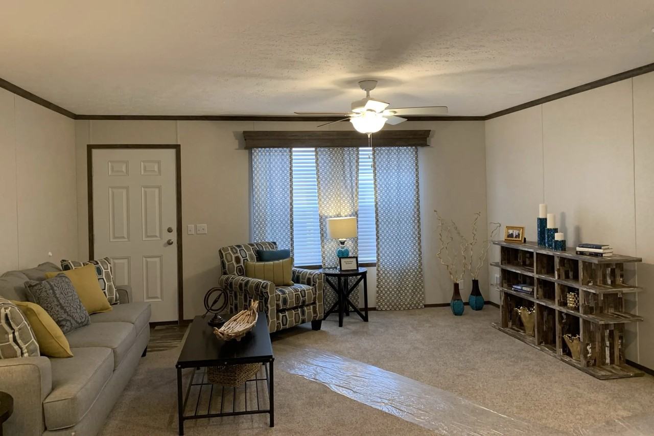 1548 Prairie Dr - Photo 3 of 13