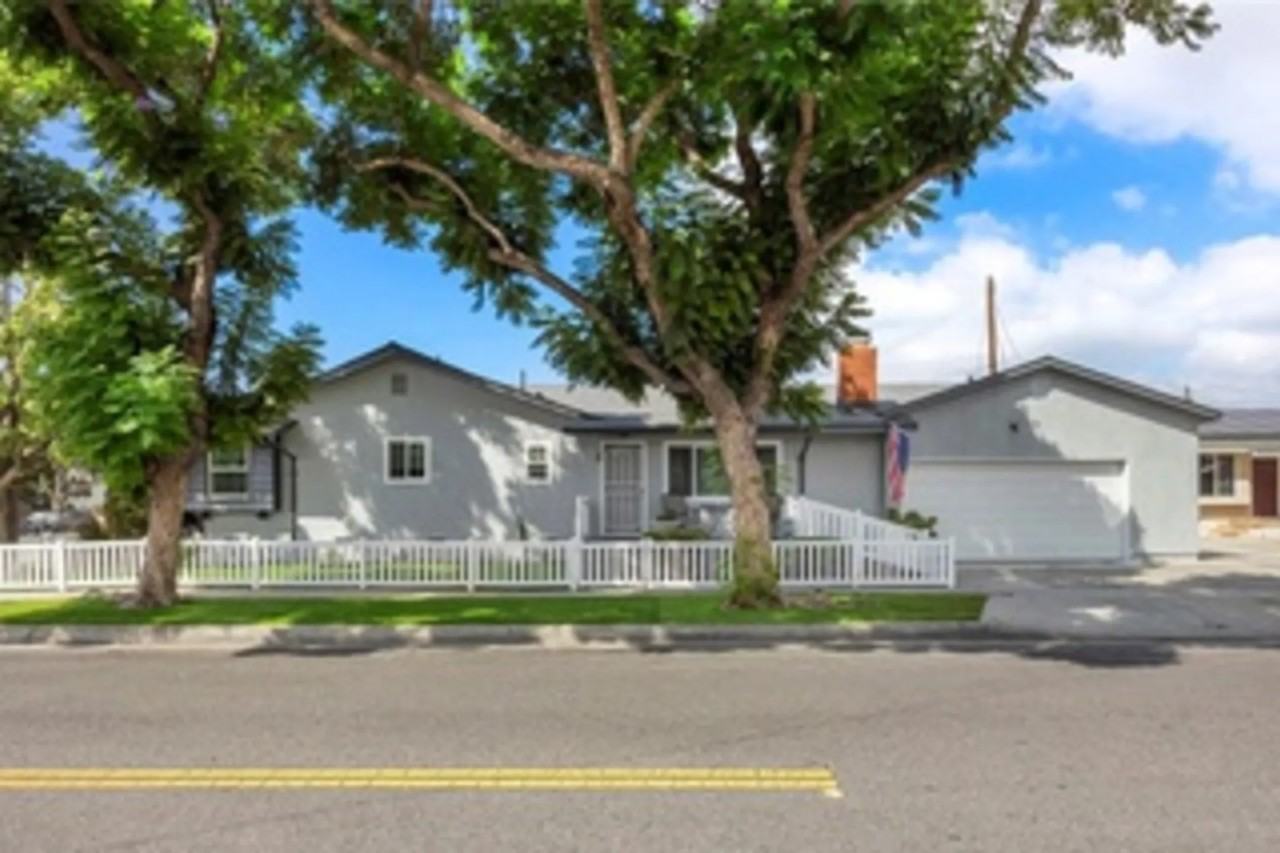 11539 215th St - Photo 2 of 15