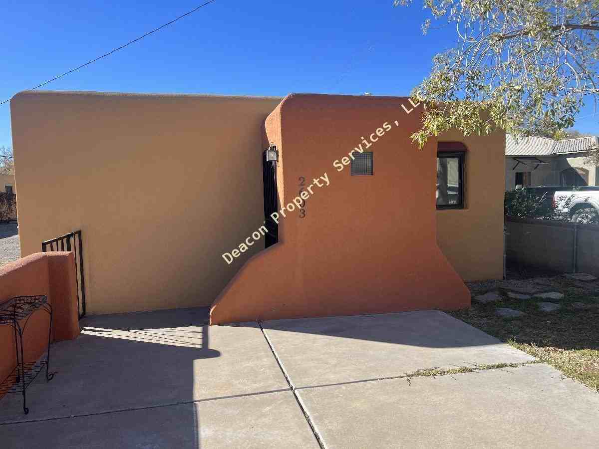 2603 Rio Grande Blvd Nw - Photo 2 of 14