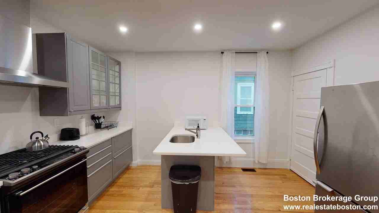 19 Sudan St #1 - Photo 3 of 16