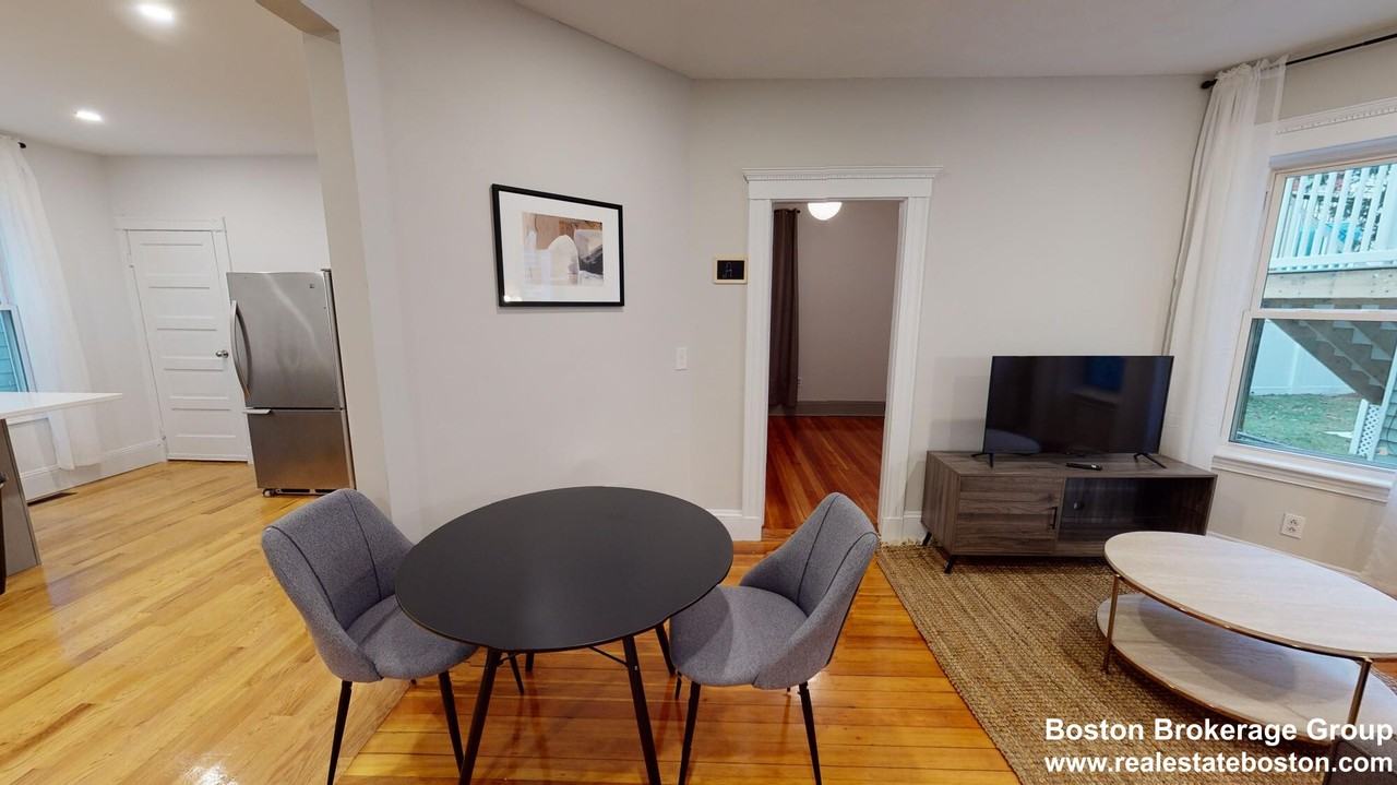 19 Sudan St #1 - Photo 5 of 16