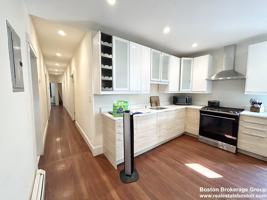 featured image of 692 Columbia Rd #2