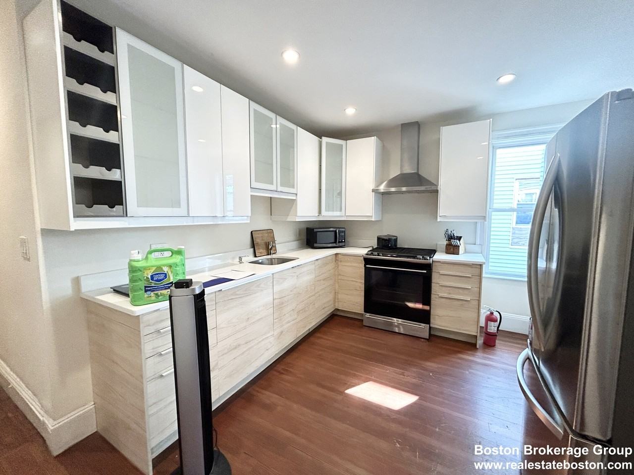 692 Columbia Rd #2 - Photo 2 of 10