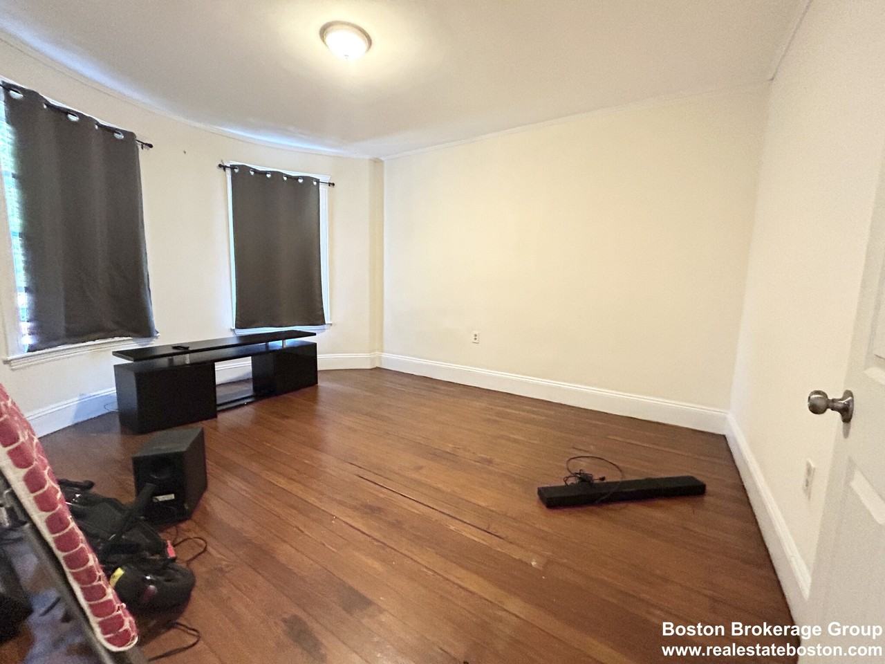 692 Columbia Rd #2 - Photo 3 of 10