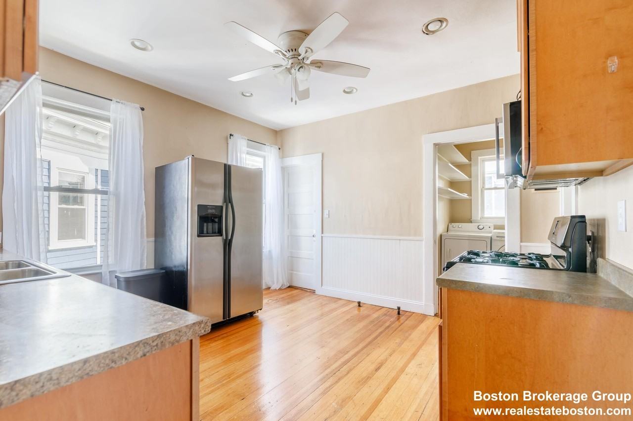 24 Willis St #3 - Photo 2 of 18