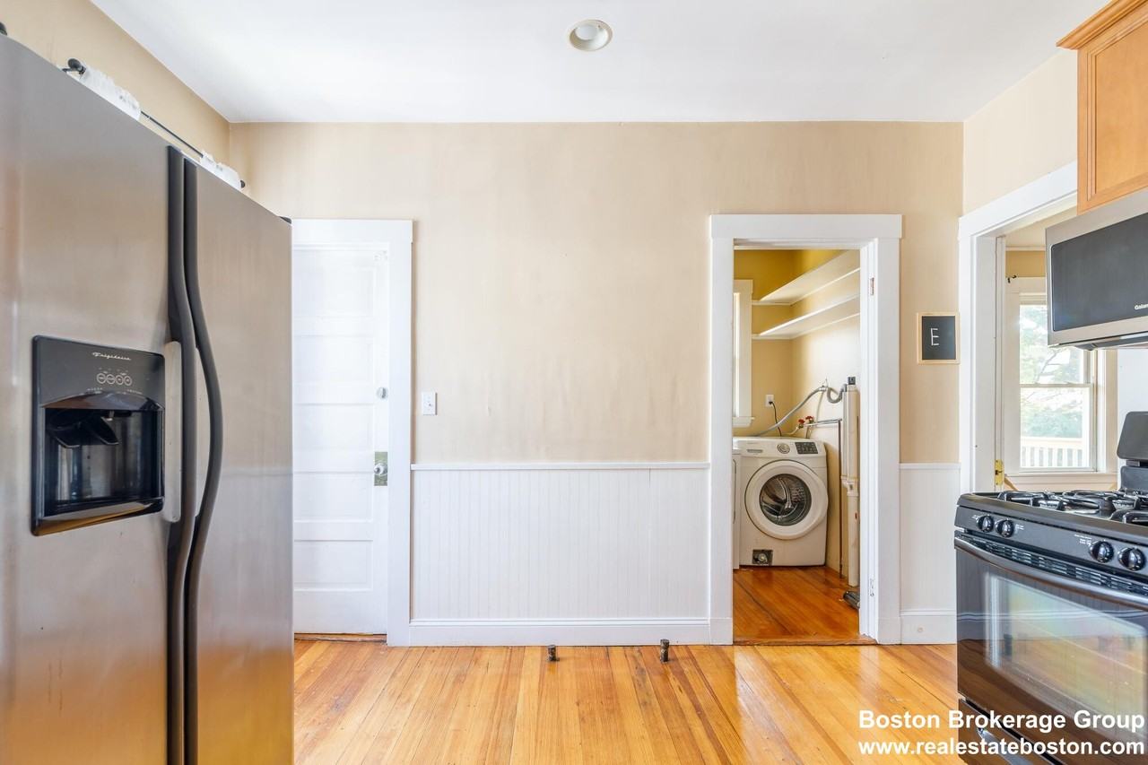 24 Willis St #3 - Photo 3 of 18