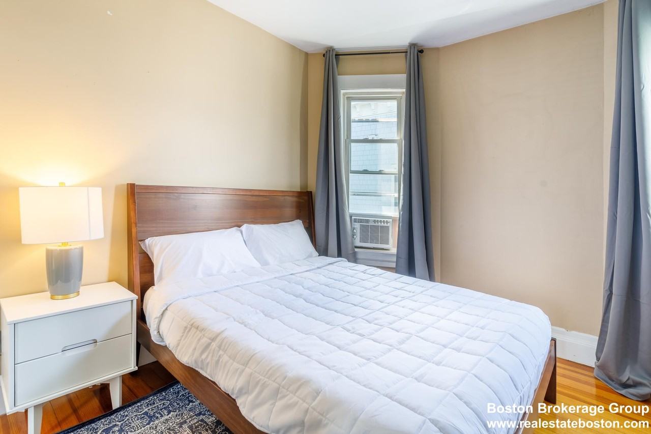 24 Willis St #3 - Photo 6 of 18