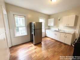 featured image of 26 Taft Street #2