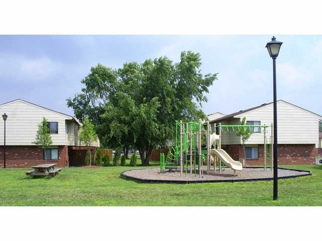 Crossroads Apartments - Photo 2 of 5