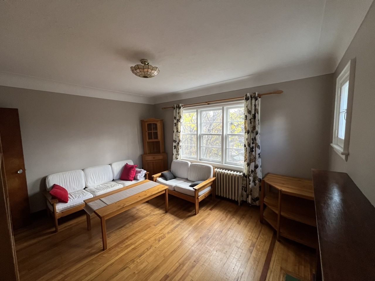 1134 King Street East #6 - Photo 3 of 17