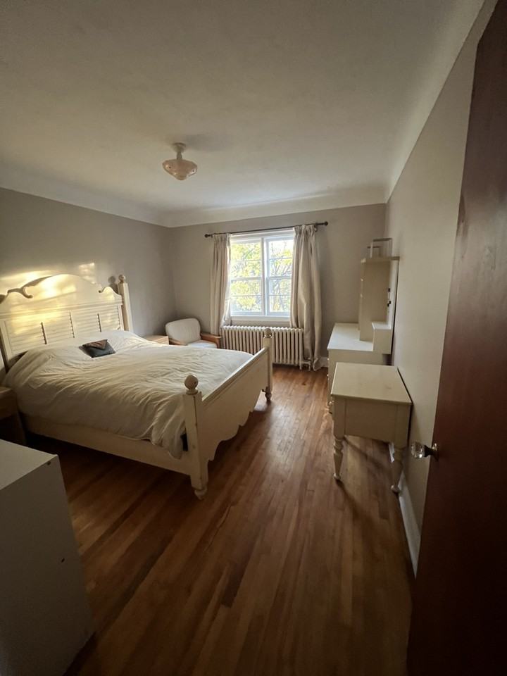 1134 King Street East #6 - Photo 5 of 17