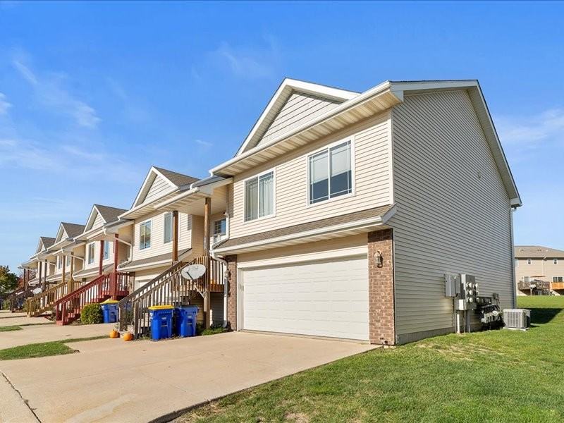 1867 Goose Lake Cir #1867 - Photo 3 of 26