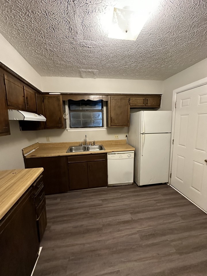 213 E Webster St #B - Photo 2 of 5