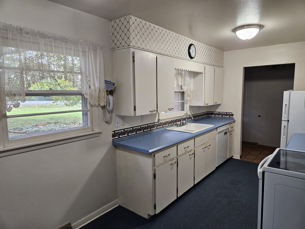 1321 James Ave Ne #NA - Photo 2 of 21