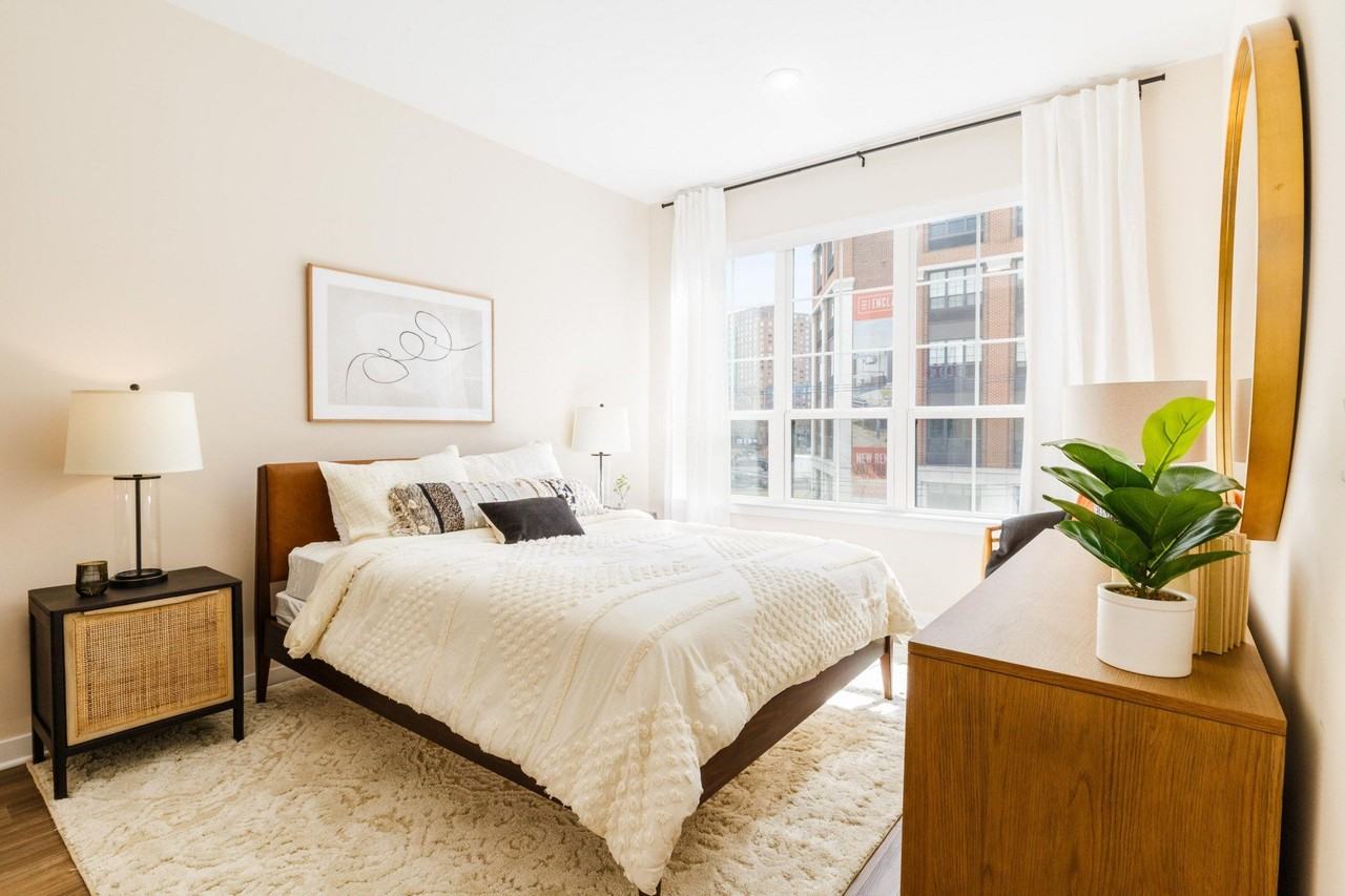 One Ten - Photo 4 of 37