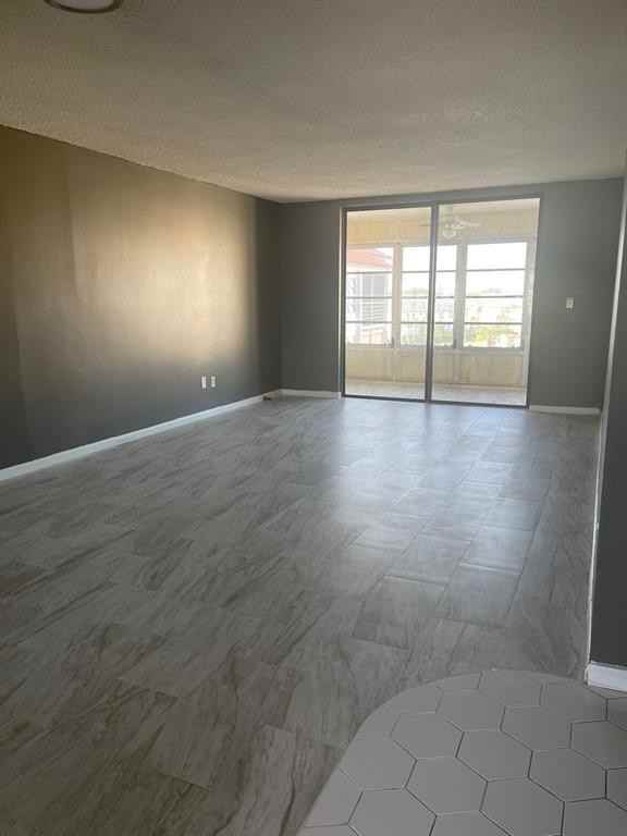 2680 Somerset Dr - Photo 3 of 15