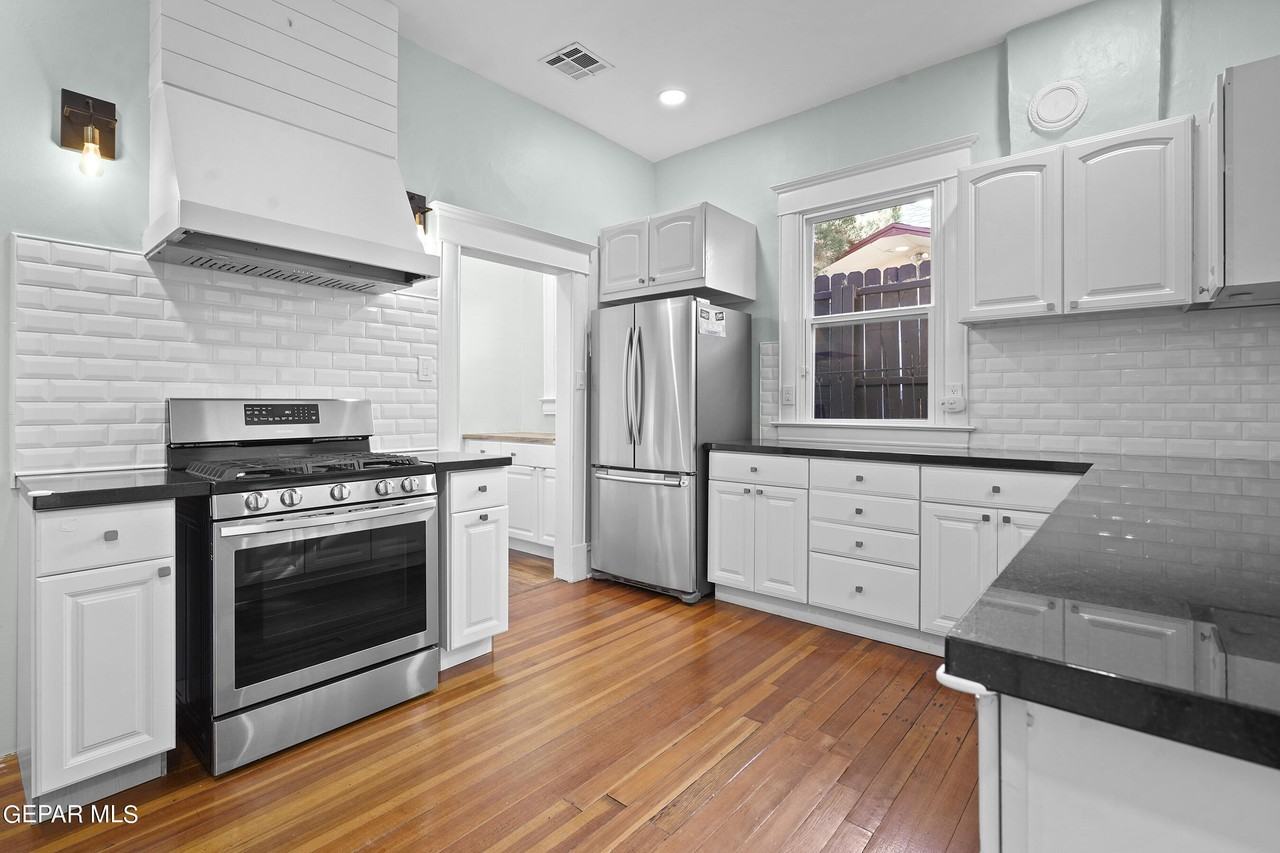 1815 E Rio Grande Ave - Photo 2 of 47