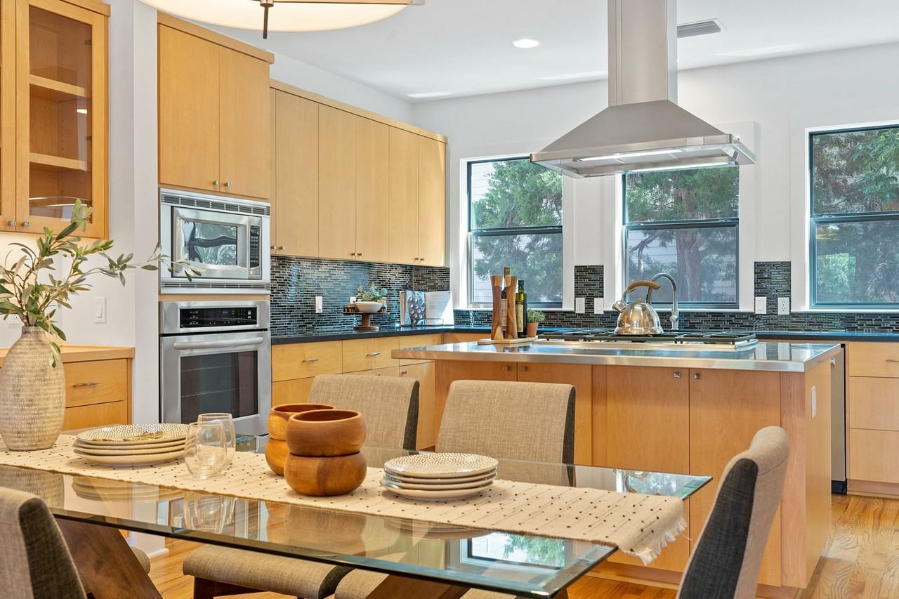 1305 Exposition Blvd #4 - Photo 3 of 34