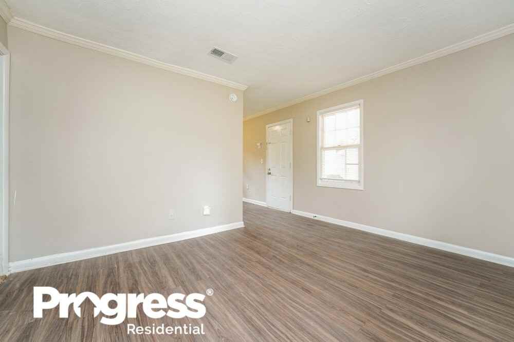 3042 Cottonwood Dr Se - Photo 3 of 16