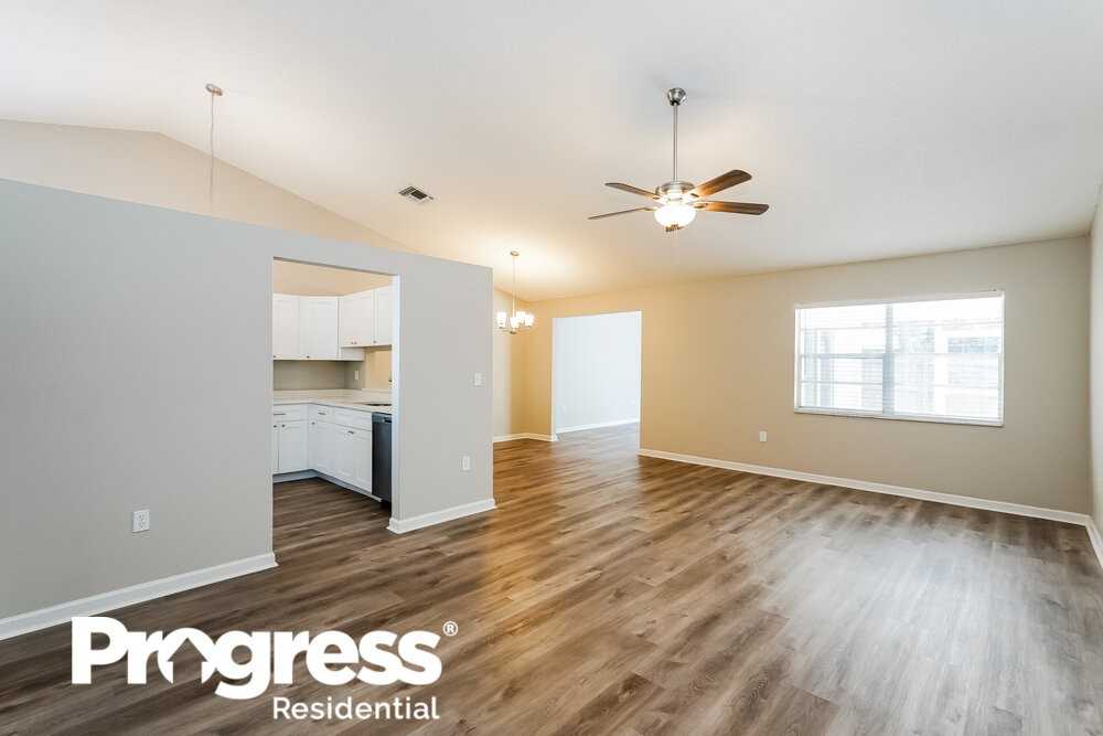 3204 Carlsbad St - Photo 3 of 16