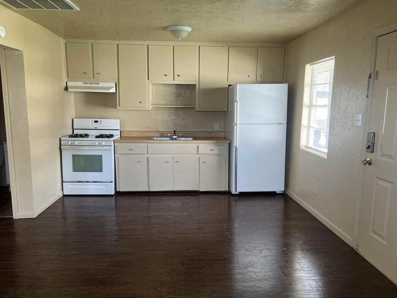 1910 Northwest Hoover Avenue - Photo 3 of 5