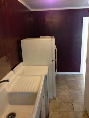 355 Hobron Ln - Photo 3 of 6