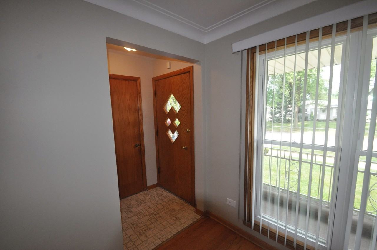 5501 W 84th Pl - Photo 2 of 6