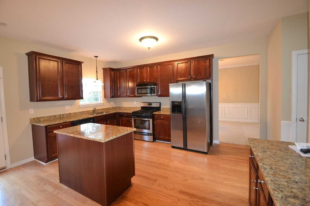 121 Farm Valley Dr - Photo 2 of 4