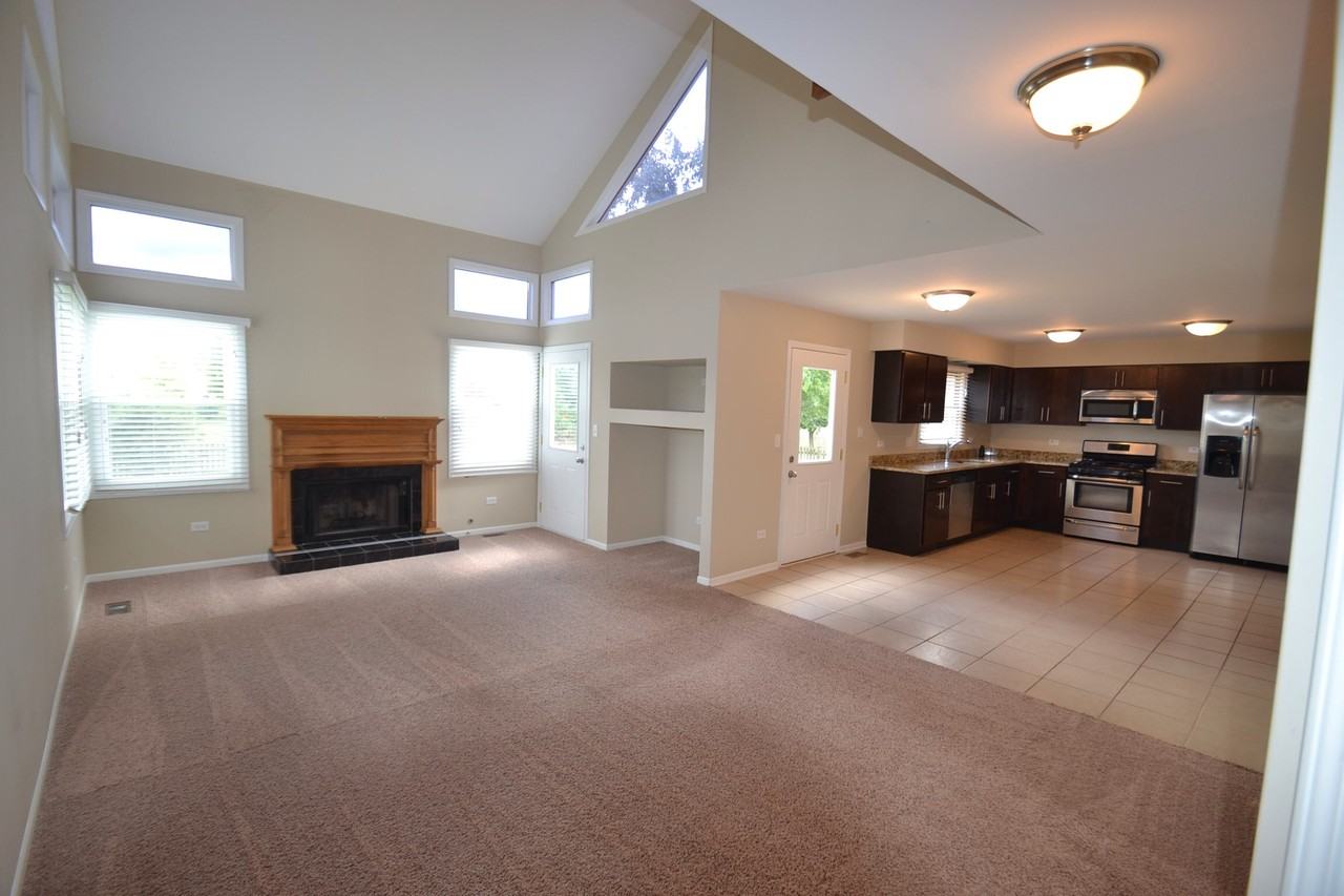 1467 Ashwood Dr - Photo 2 of 6