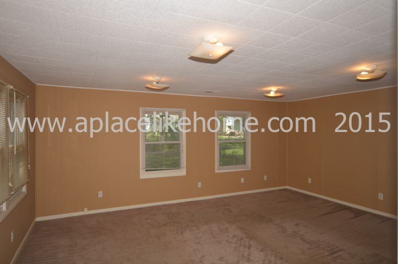 7138 Maple St - Photo 3 of 14